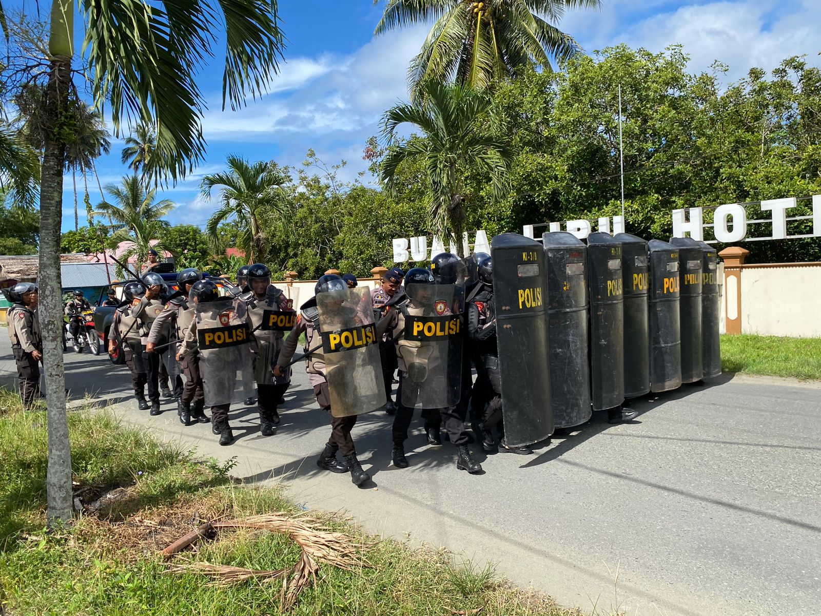 Jelang Rapat Pleno Tingkat Kabupaten, Polres Halmahera Selatan Gelar Latihan pengamanan Gabungan