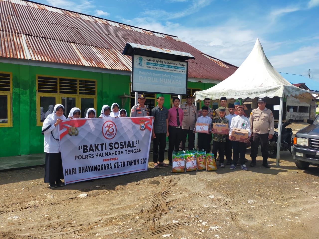 Jelang HUT Bhayangkara ke-78, Polres Halteng  Gelar Baksos  Religi   di Pondok pesantren Darul Hunafa dan pondok pesantren Salman Al farisi