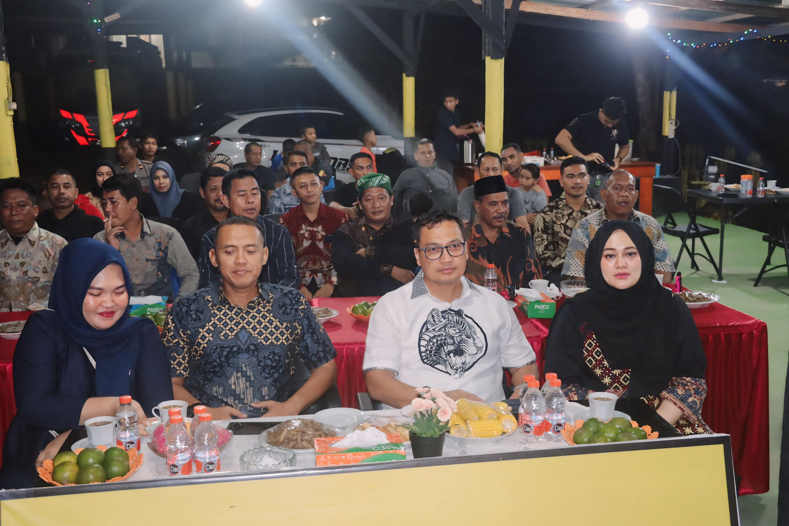 HUT Bhayangkara Ke -78, Polres Halteng bersama Forkopimda dan  Penggemar  Wayang   Gelar Nobar  Pagelaran Wayang kulit.