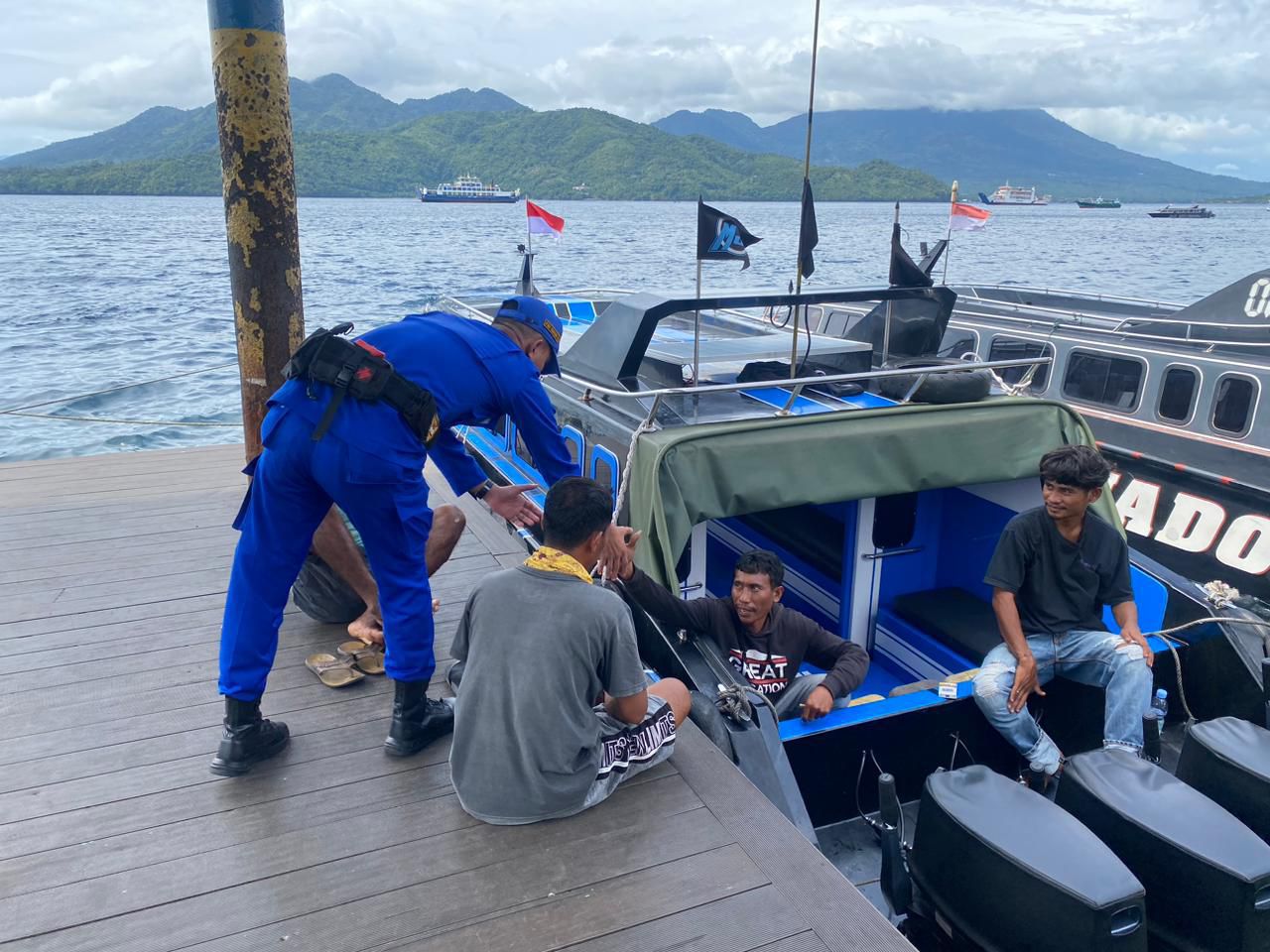 Kegiatan Sambang Polairud: Edukasi Keselamatan Berlayar dan Pelestarian Laut di Pelabuhan Speed