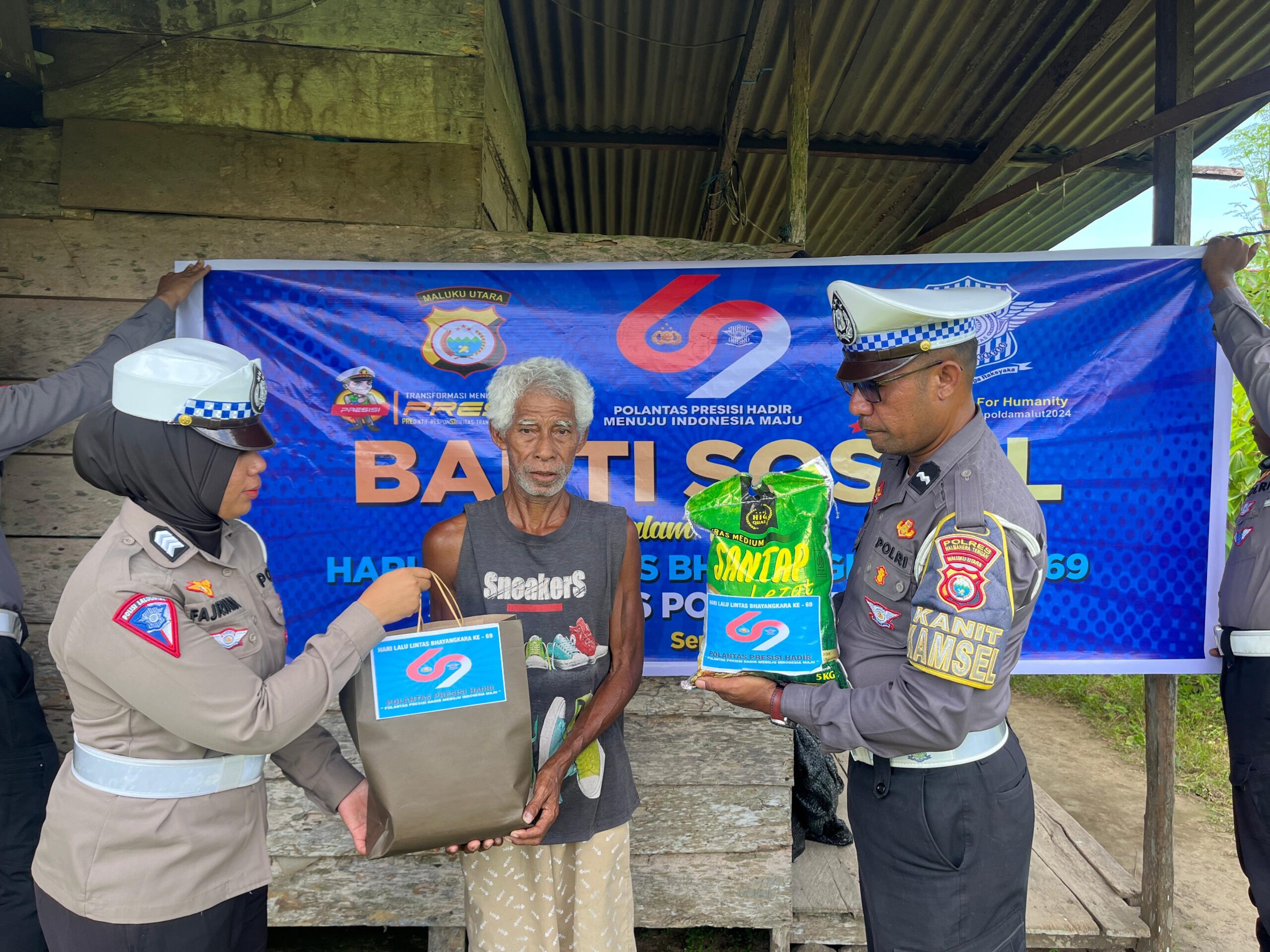 7 Rangkaian Kegiatan Sat Lantas Polres Halteng dalam  Peringati Hut Lalu Lintas Bhayangkara Ke 69, di akhir dengan  Doa Bersama.