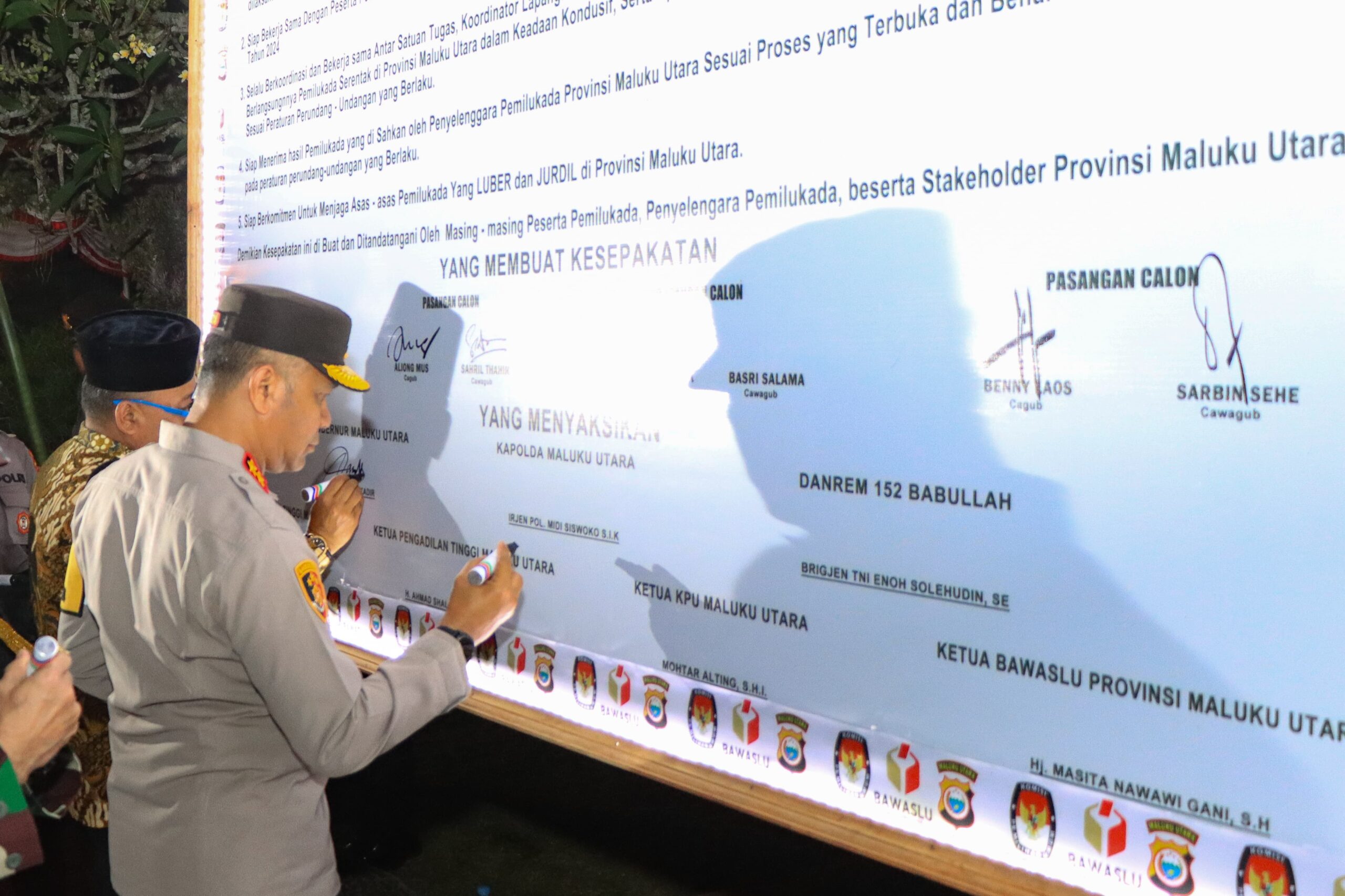 Deklarasi Damai : Kapolda Malut Ajak Semua Pihak Jaga Demokrasi yang Sejuk dan Damai dalam Pilkada 2024