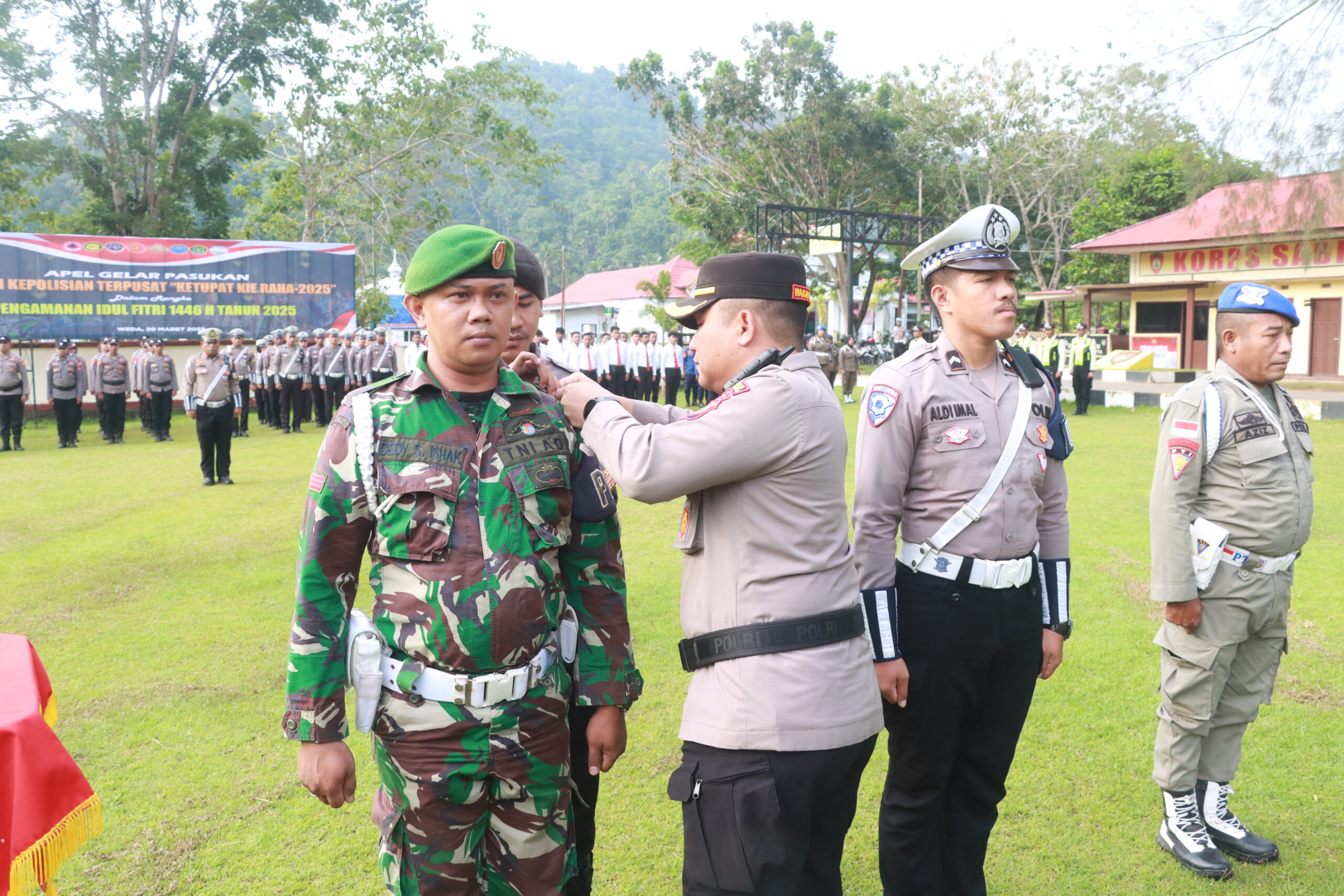 Waka Polres Halteng Pimpin Apel Gelar Pasukan Operasi Ketupat Kie raha Tahun 2025.