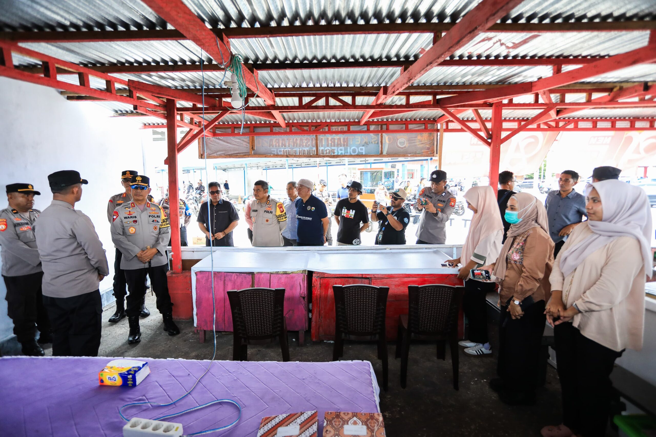 Tinjau Pos Pengamanan Rum Kota Tidore, Kapolda Tegaskan Berikan Pelayanan Terbaik Untuk Masyarakat