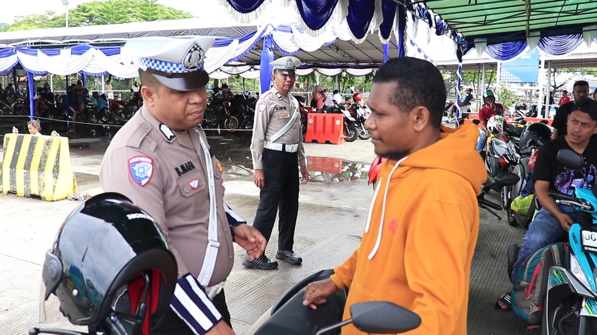 Satgas Kamseltibcarlantas Operasi Ketupat Kie Raha 2025 Intensifkan Patroli di Pelabuhan dan Kawasan Wisata