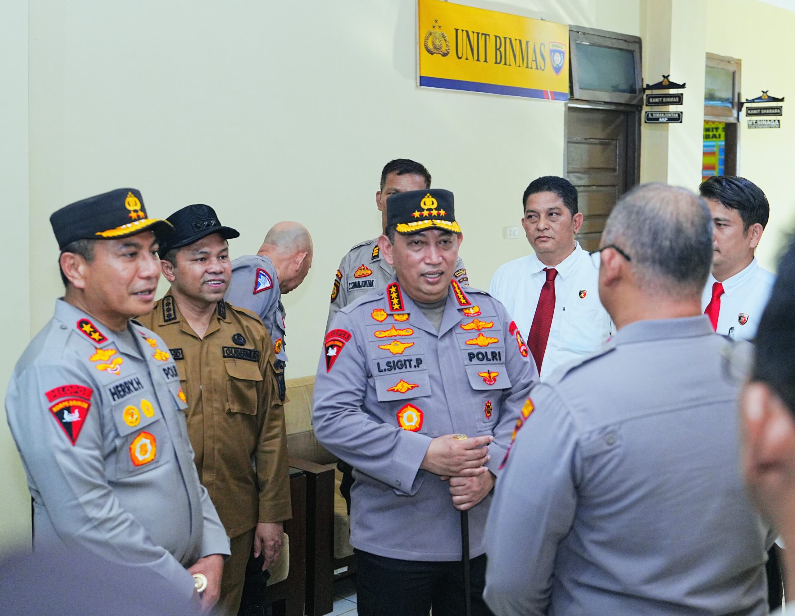 *Pastikan pelayanan optimal, Kapolri Kunjungi Polsek Rumbai Pesisir*