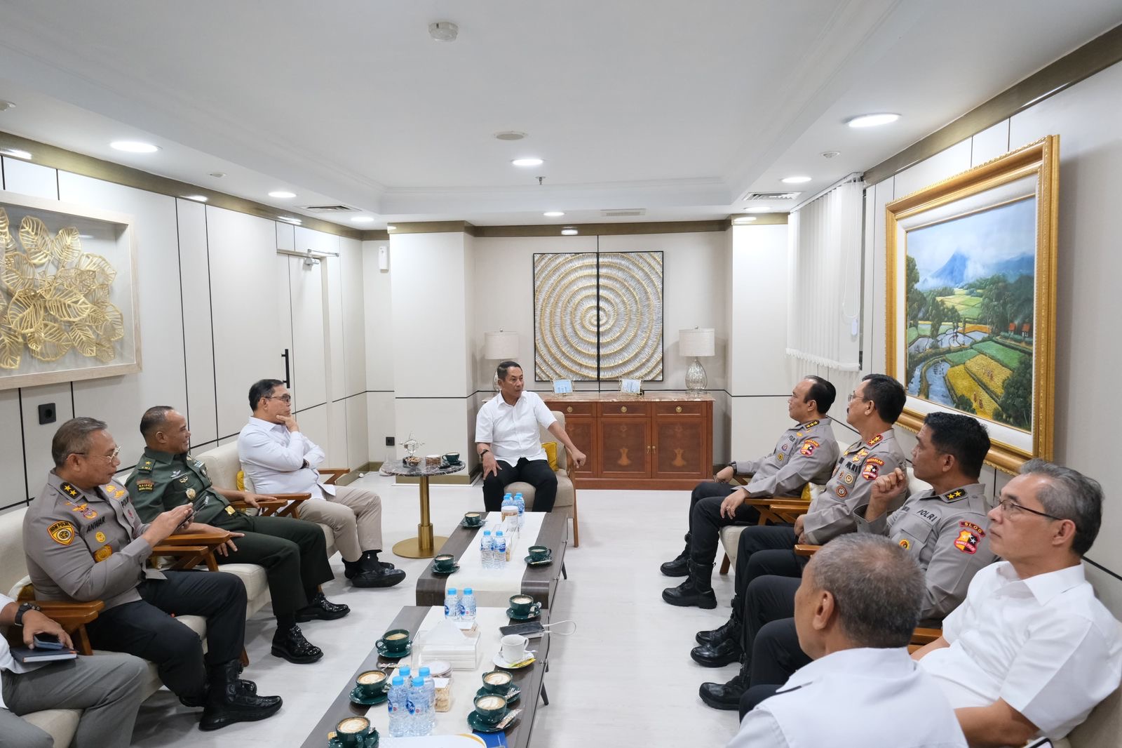 BULOG DAN POLRI SINERGI DUKUNG KETAHANAN PANGAN DAN KESEJAHTERAAN PETANI JAGUNG