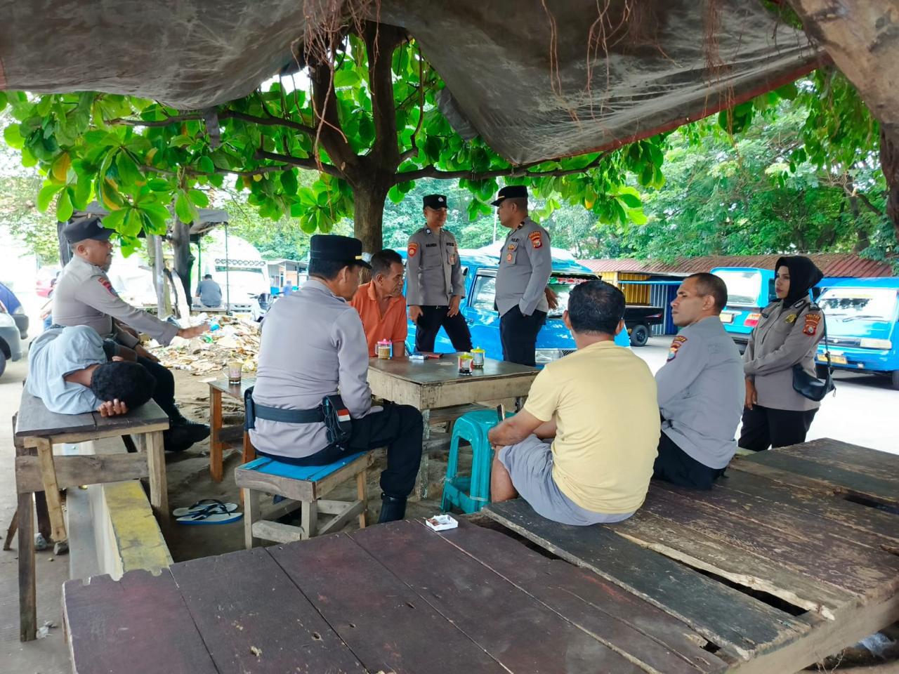 Sat Binmas Polres Ternate Gelar Patroli Sambang  pastikan Harkamtibmas Dan Cegah Premanisme