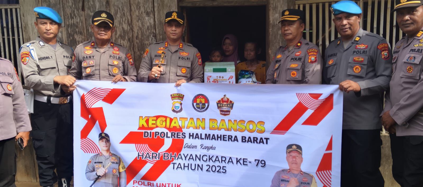 Peduli Masyarakat, Sie Propam Polres Halmahera Barat Salurkan Bansos di Momen HUT Bhayangkara ke-79