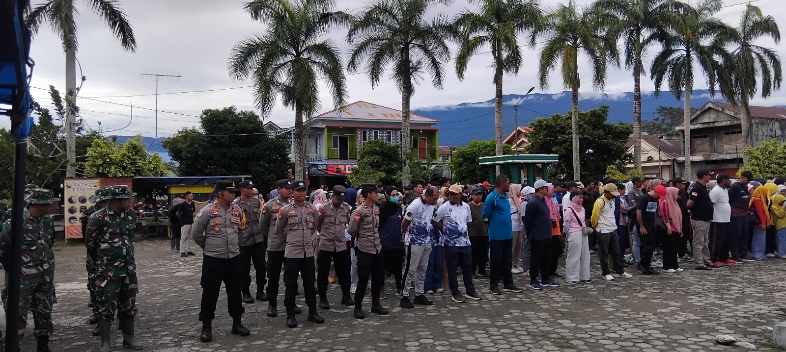 Paska Banjir di Kab.Halsel, Pemda, TNI-Polri dan Instansi Terkait Gelar Apel Pembersihan Gabungan