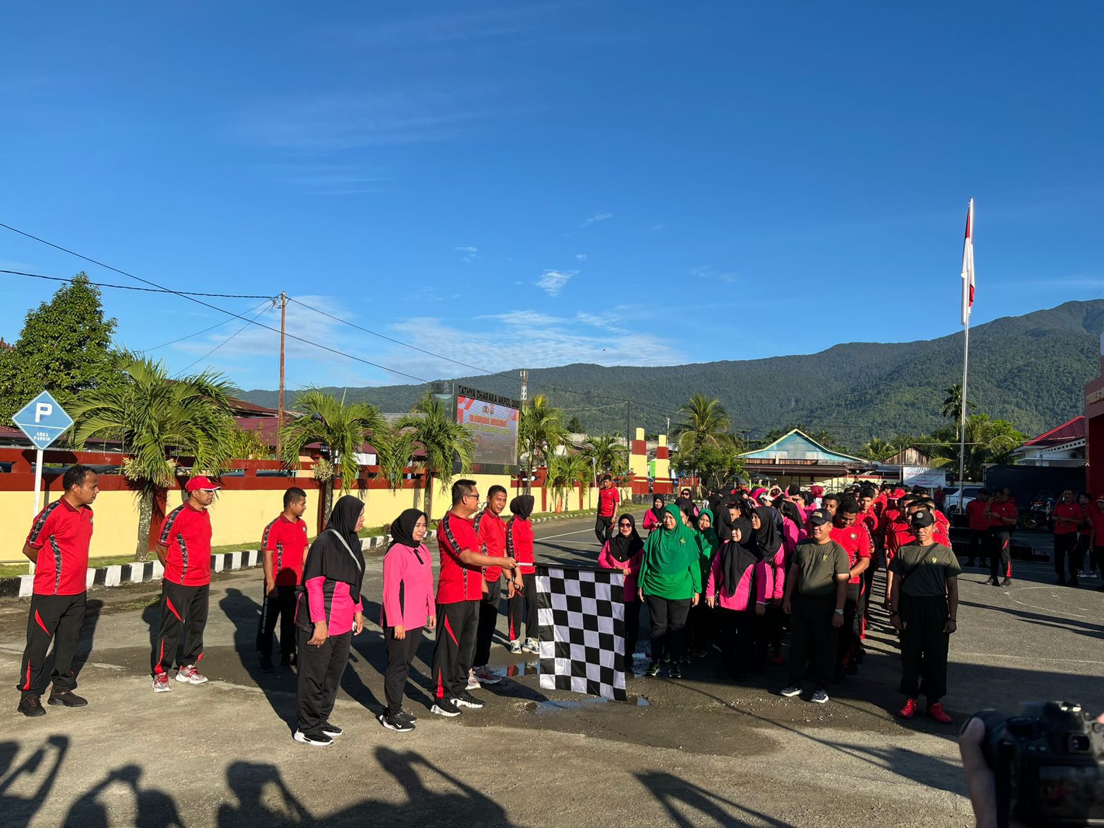 Jelang HUT Bhayangkara Ke-79, 1 Juli 2025  Polres Halmahera Timur Gelar Olahraga Bersama
