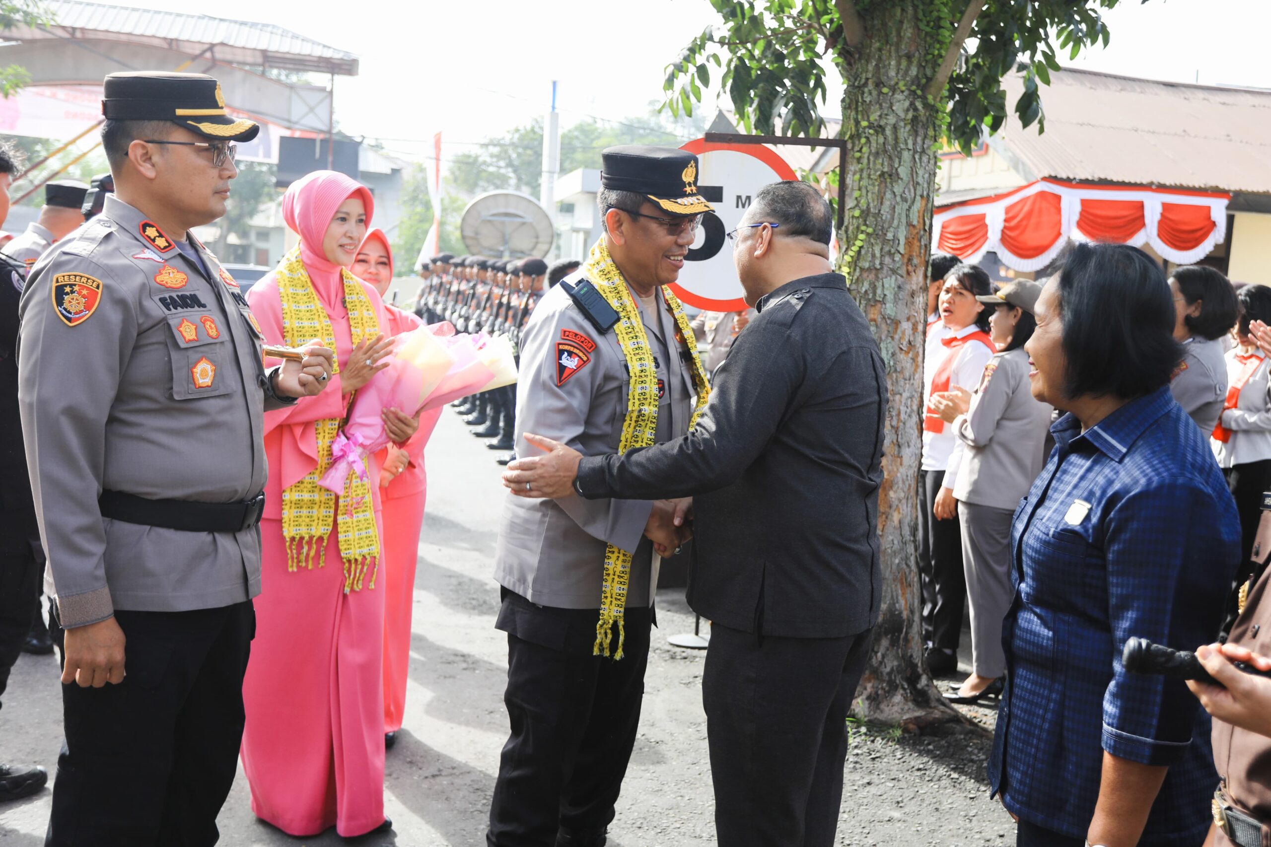 Kunjungan ke Polres Halut, Kapolda Malut Ajak Anggota Jaga Integritas dan Hindari Arogansi