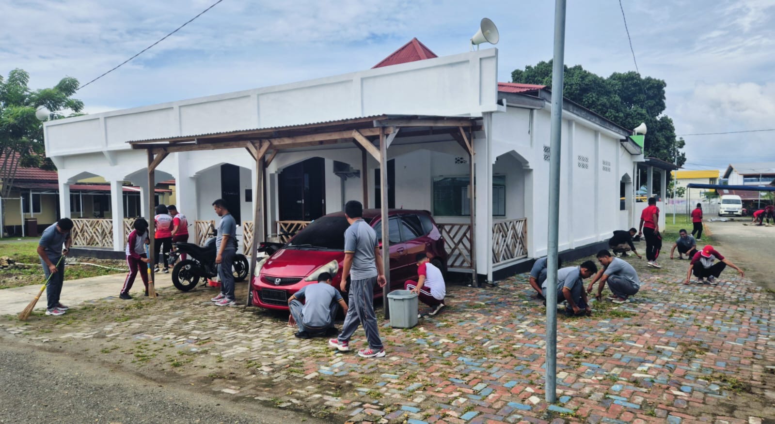 Personil Polres Pulau Morotai Kembali Besihkan Mako Sambut Hari Bhayangkara Ke-79