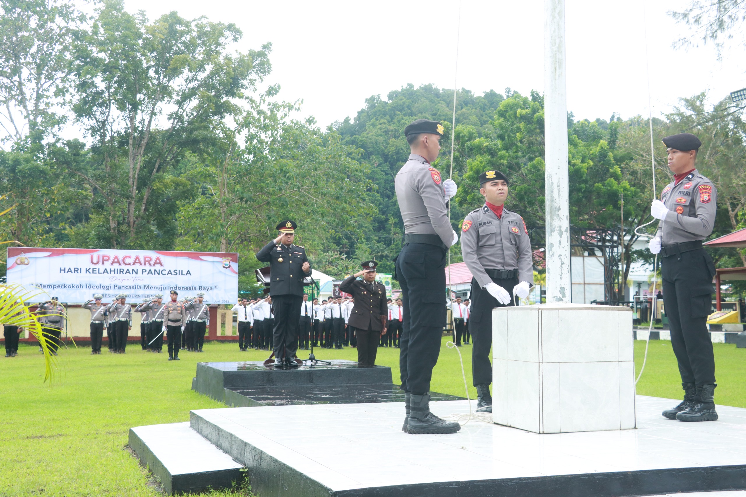 Polres Halteng Gelar Upacara Peringatan Ke-80 Hari Lahir Pancasila.