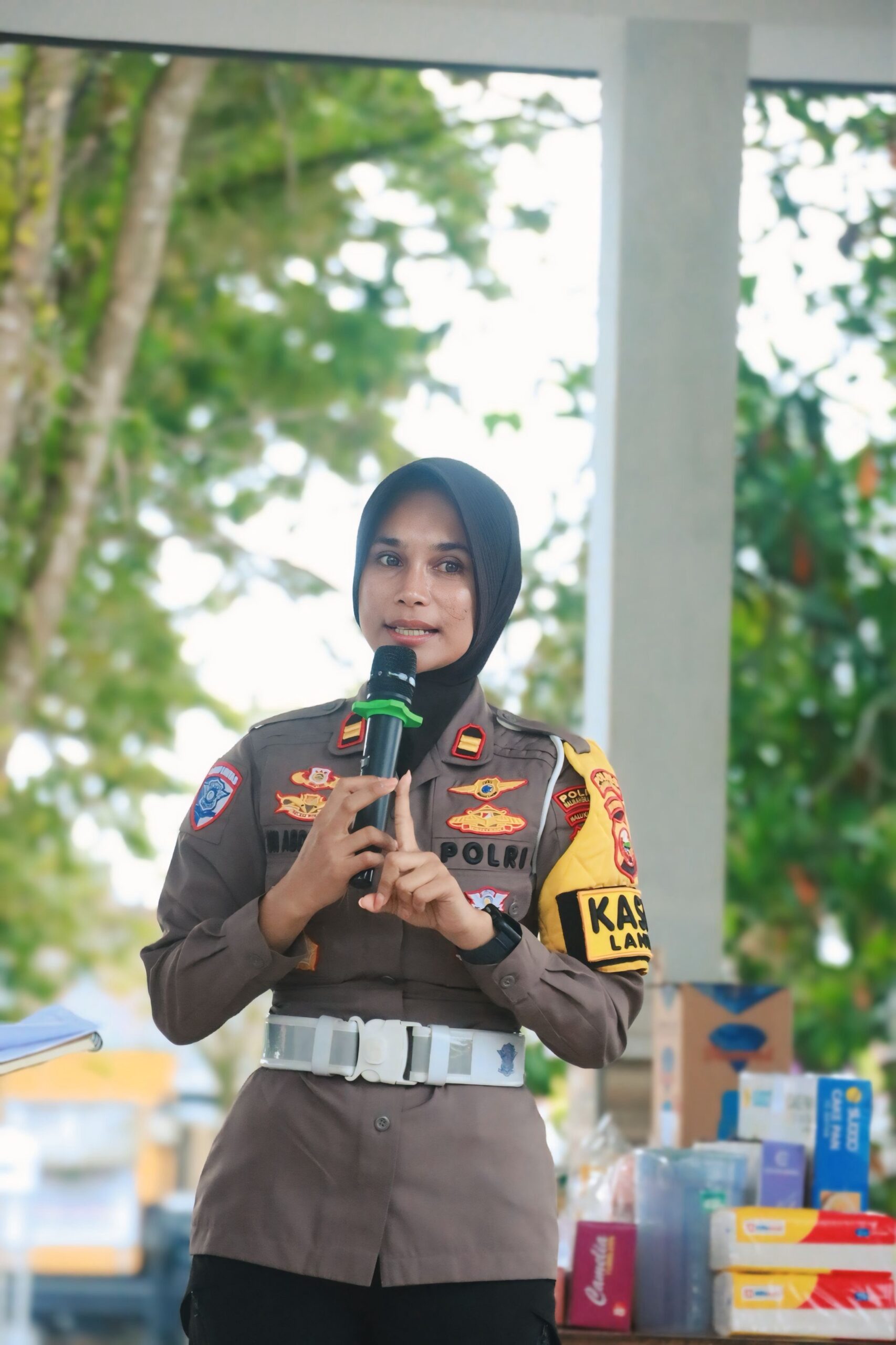Manfaatkan Acara Car Free Day, Kasat Lantas Polres Halmahera Tengah Sosialisasi Keselamatan Berlalu Lintas.