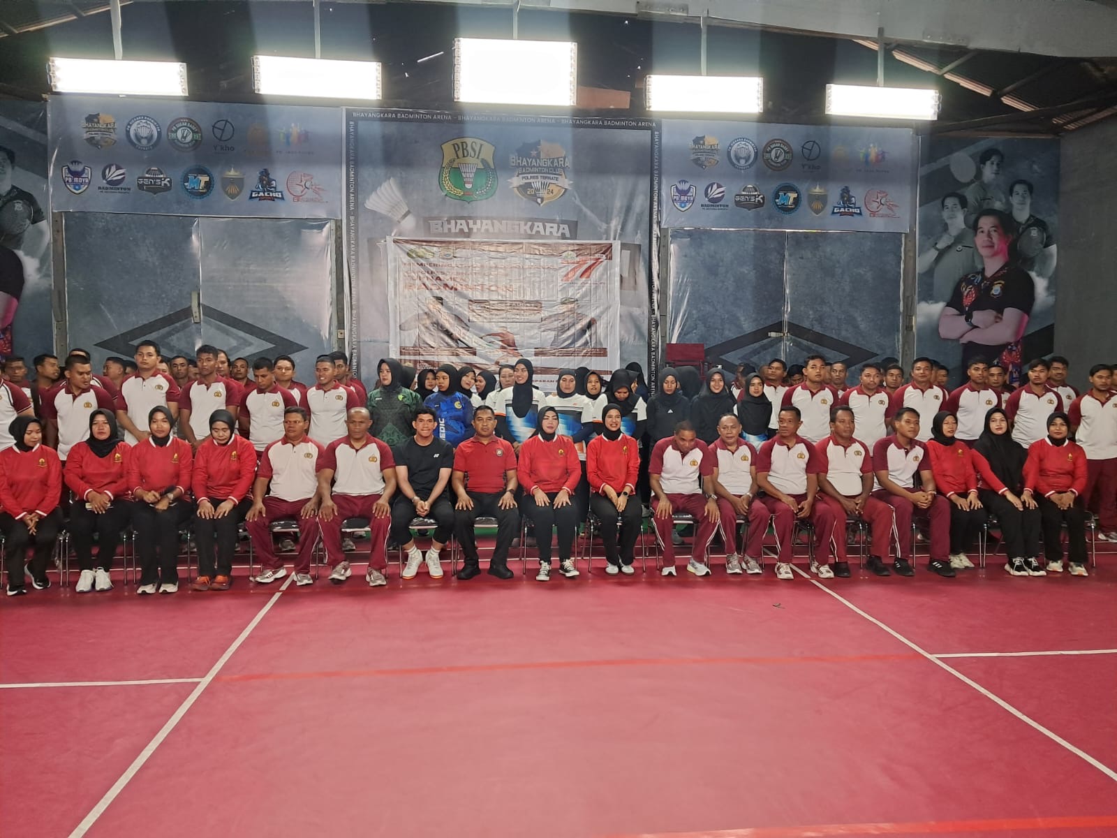 HUT Polwan ke-77, Polres Ternate Hadirkan Semangat Kebersamaan Lewat Turnamen Badminton