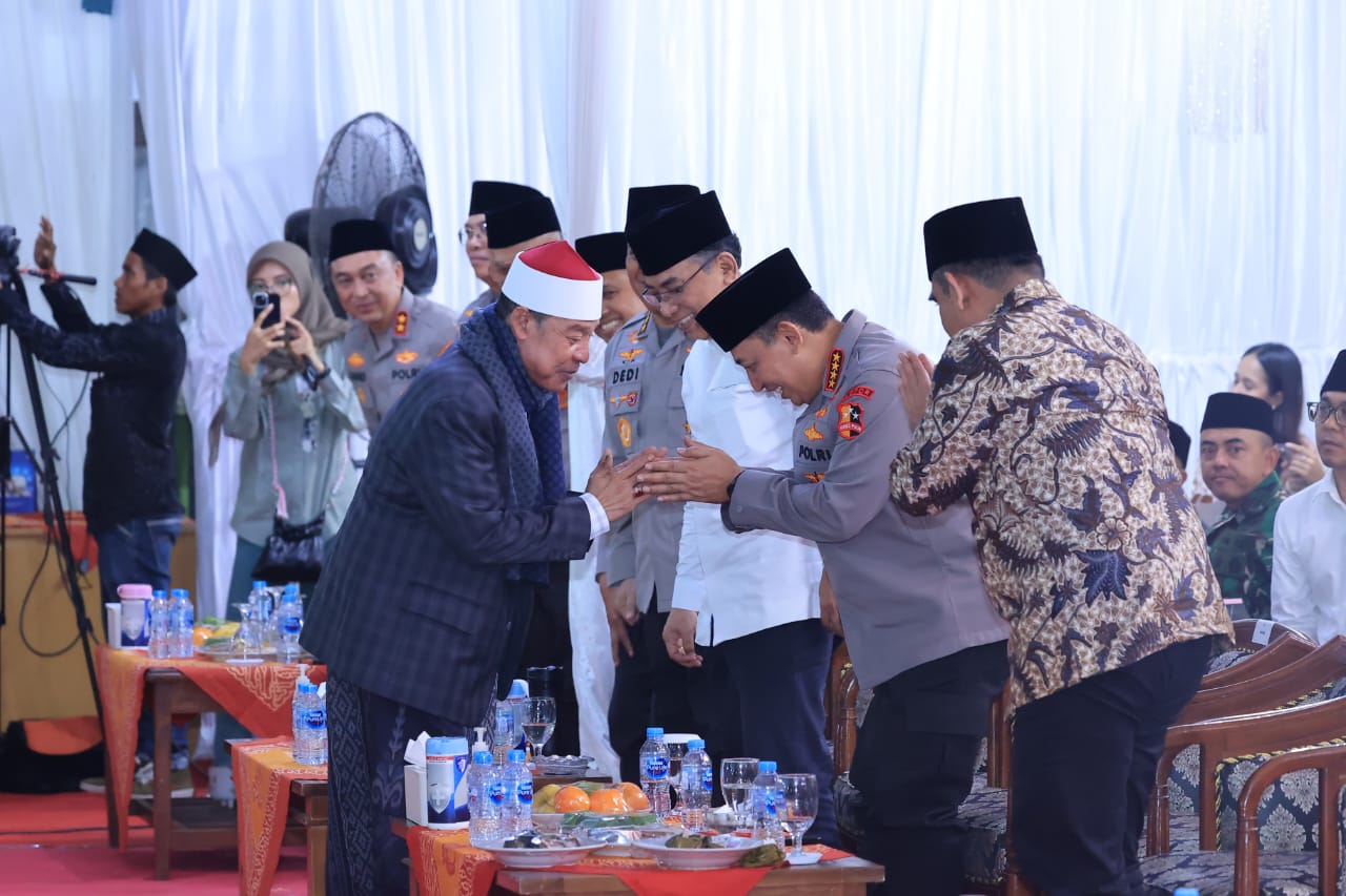 Kapolri Hadiri Puncak Haul Buntet Pesantren, Teguhkan Peran Strategis Pesantren Bentuk Karakter Bangsa