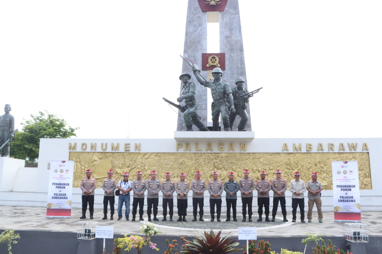 Alumni Akpol 90, Peduli Lingkungan Dengan Tanam Puluhan Pohon di Monumen Palagan Ambarawa
