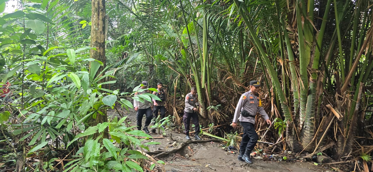 Polres Halteng Musnahkan Arena Sabung Ayam di Desa Lelilef Sawai
