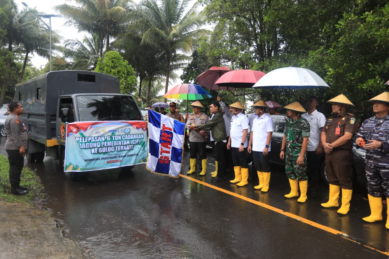 Dukung Swasembada Pangan Nasional, Kapolda Hadiri Penanaman Jagung Serentak Kuartal IV