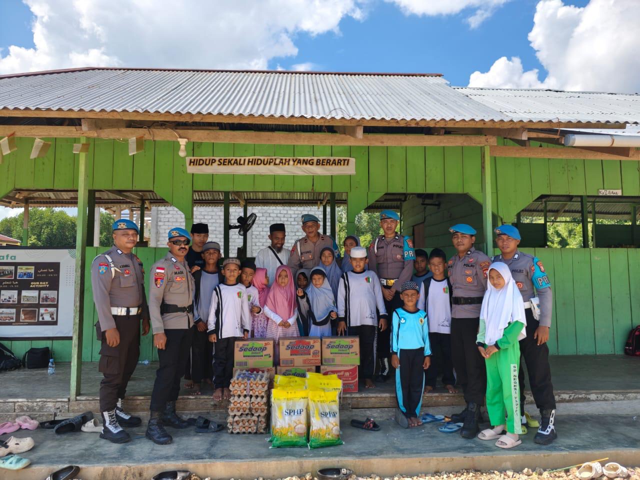 POLRES HALTENG GELAR DOA SYUKURAN HUT PROPAM POLRI KE-23 DAN PENYERAHAN BANTUAN KE PESANTREN DARUL HUNAFA
