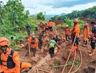 Perkembangan Operasi SAR, Pelayanan Kesehatan, dan Trauma Healing Longsor Cibeunying