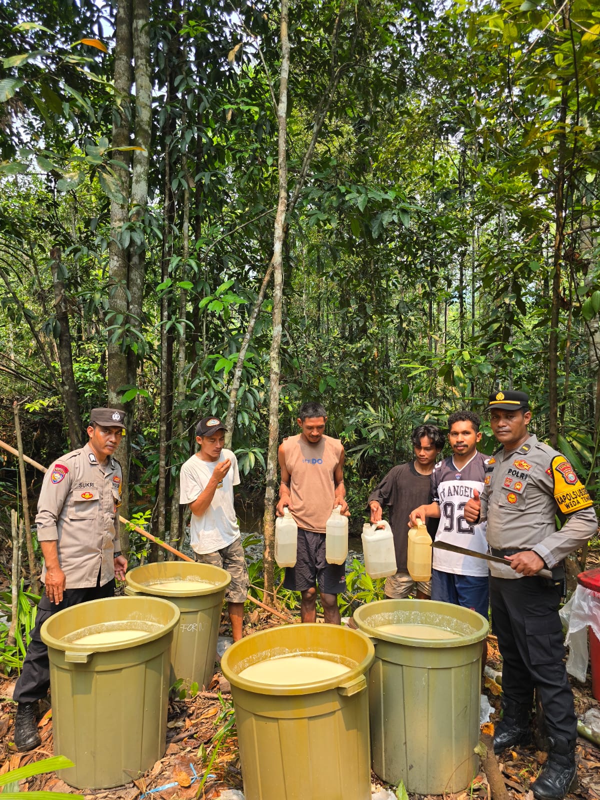 Polres Halmahera Tengah Bongkar Tempat Pembuatan Miras Tradisional Ilegal