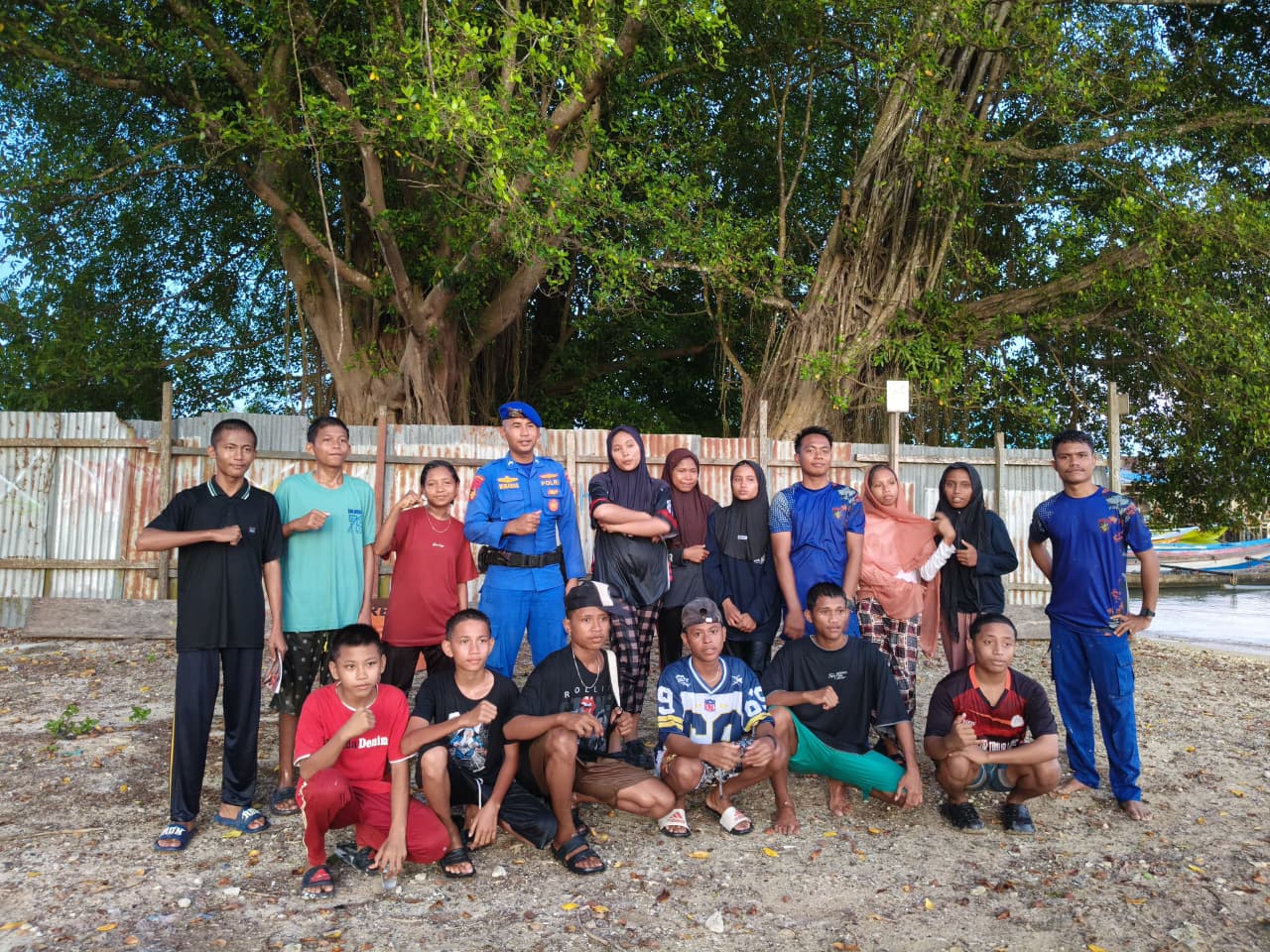 Polairud Bekali Siswa SMK Negeri 4 Sula dengan Pengetahuan SAR Perairan