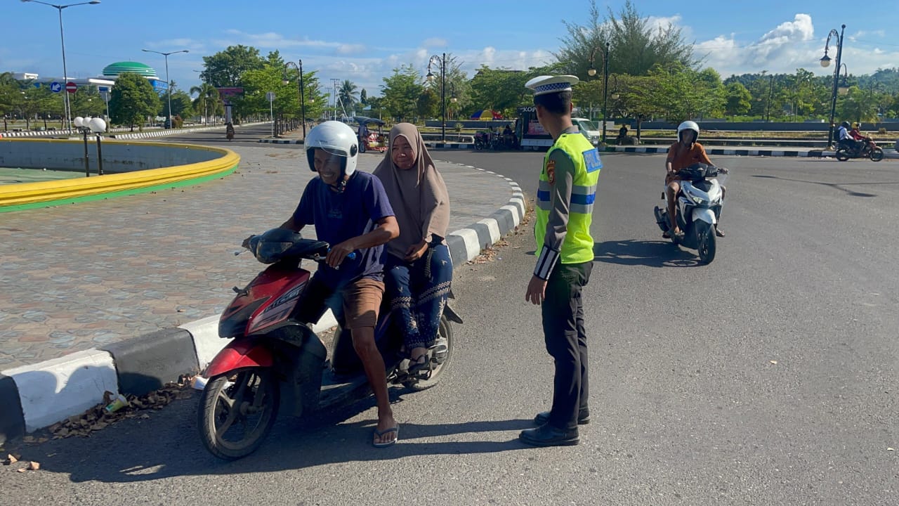 Ciptakan Lalu Lintas Aman, Satgas Kamseltibcar Lantas Gencarkan Imbauan di Hari Ketiga Operasi Lilin