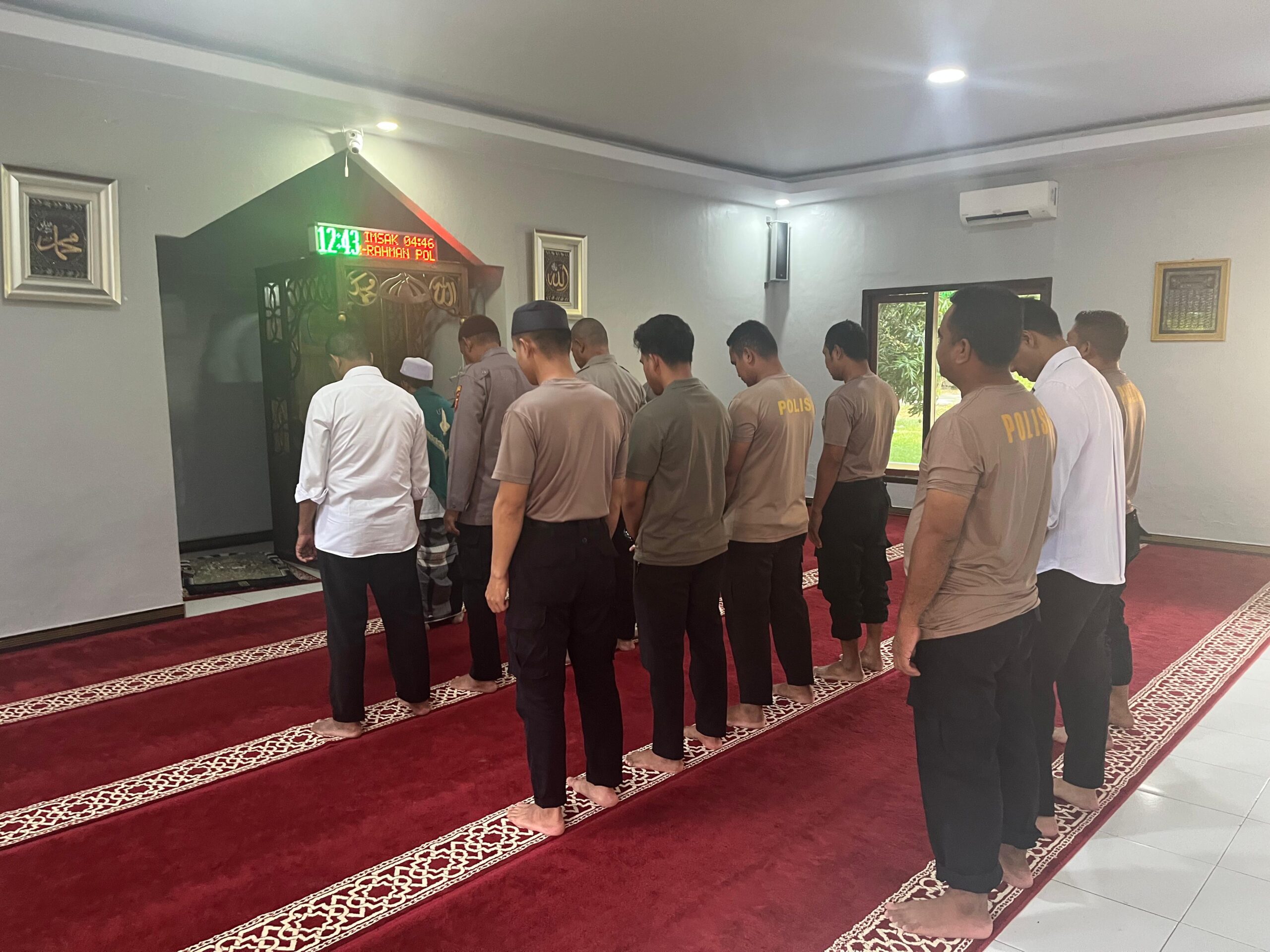 Polres Halteng Gelar Shalat Gaib untuk Korban Bencana Alam di Sumut, Sumbar, dan Aceh