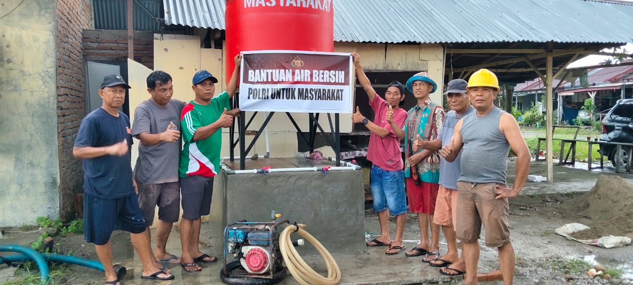 *Polri Bangun Puluhan Sumur Bor, Warga Padang Pariaman Mulai Nikmati Air Bersih Pascabencana*