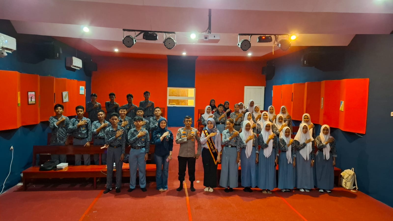 Polisi Ajak Siswa-Siswi di Sofifi Jadi Pelopor Anti-Hoaks dan Stop Cyber Bullying