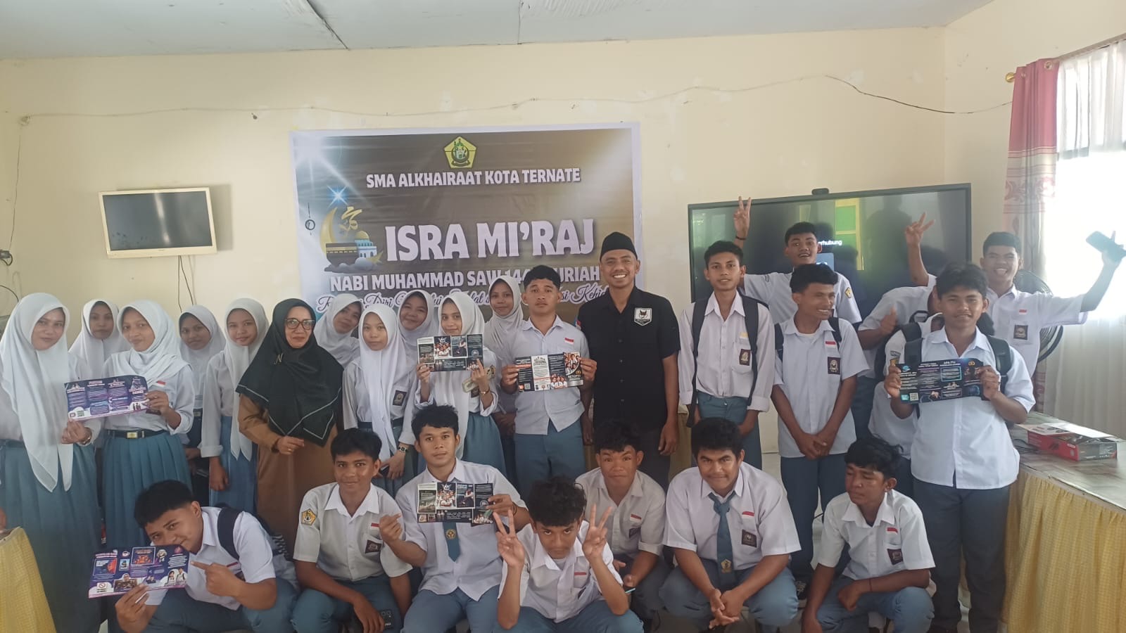 Cegah Infiltrasi Radikalisme di Dunia Digital, Densus 88 Satgaswil Maluku Utara Bekali Siswa SMA Al-Khairat Ternate