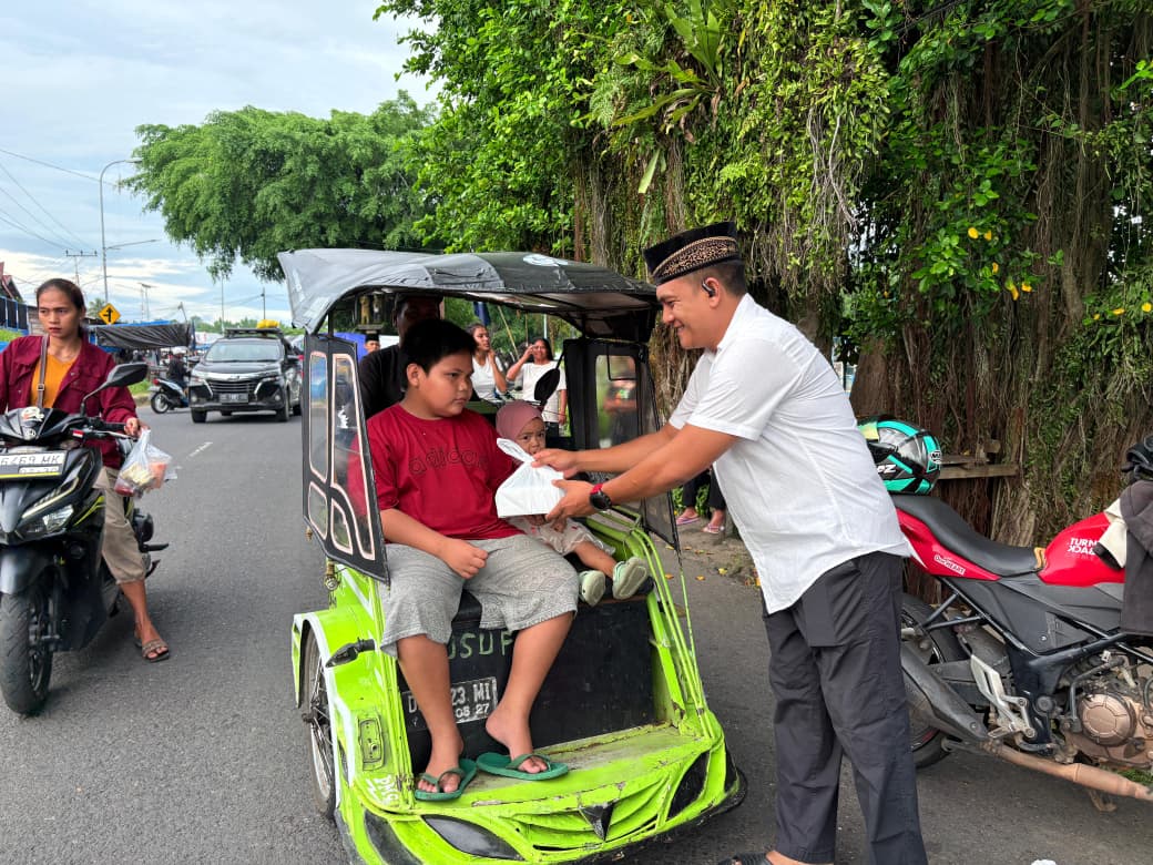 Sat Reskrim Polres Halbar Berbagi Takjil, Wujud Kepedulian di Bulan Ramadan