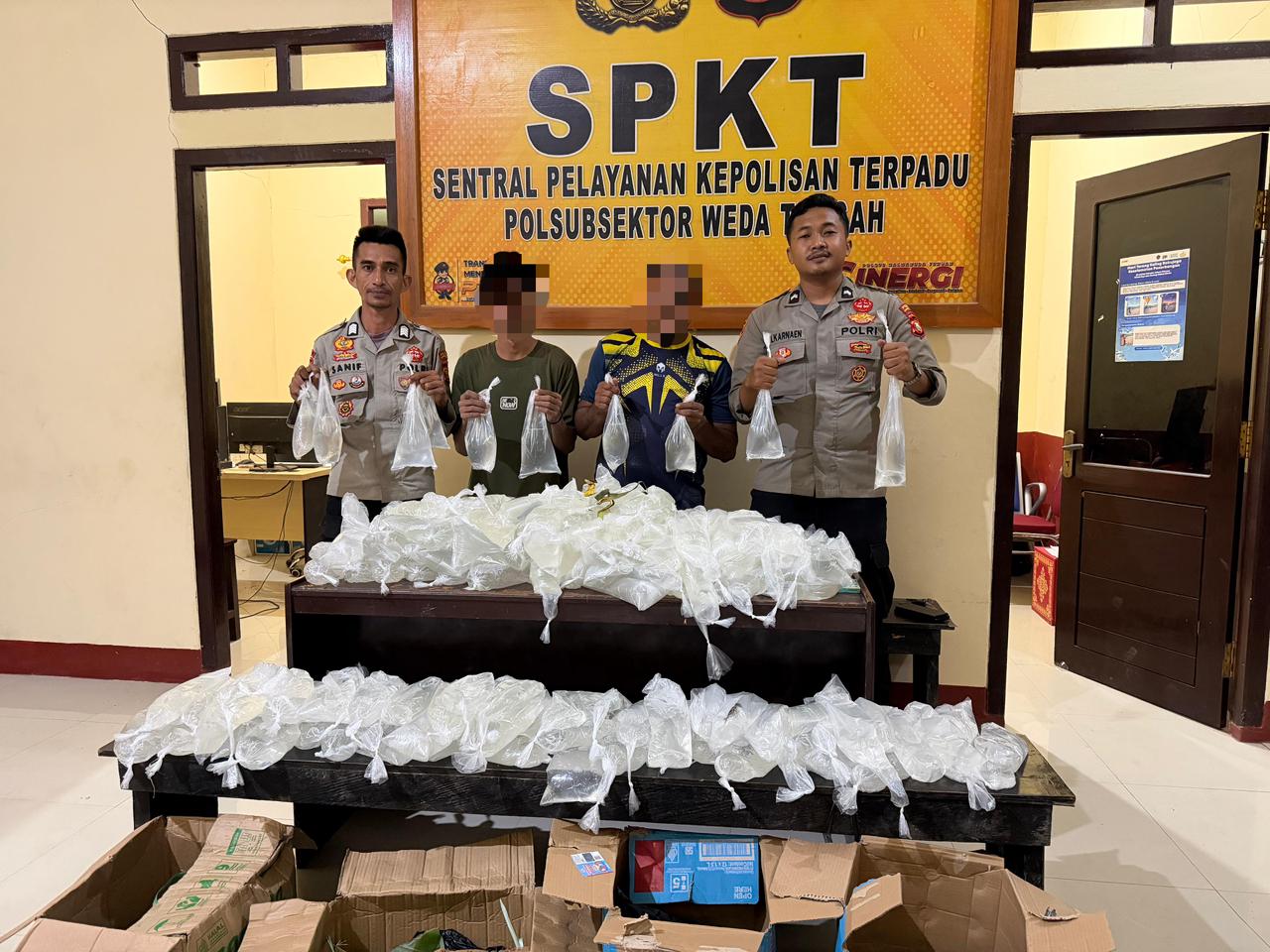 Aksi Cepat Polisi, 213 Kantong Cap Tikus Ukuran 600 Ml Diamankan di Weda Tengah