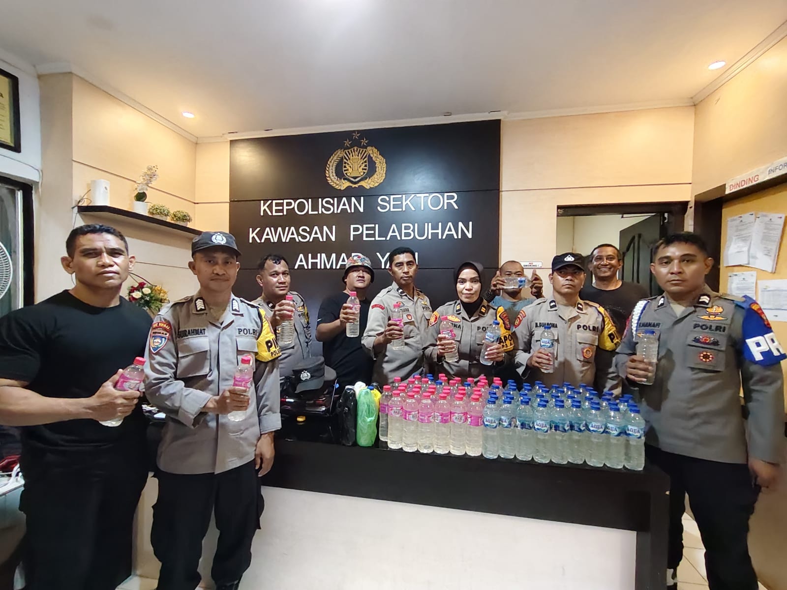 Upaya Cegah Peredaran Miras, Polsek Pelabuhan Ahmad Yani Amankan 100 Botol Cap Tikus
