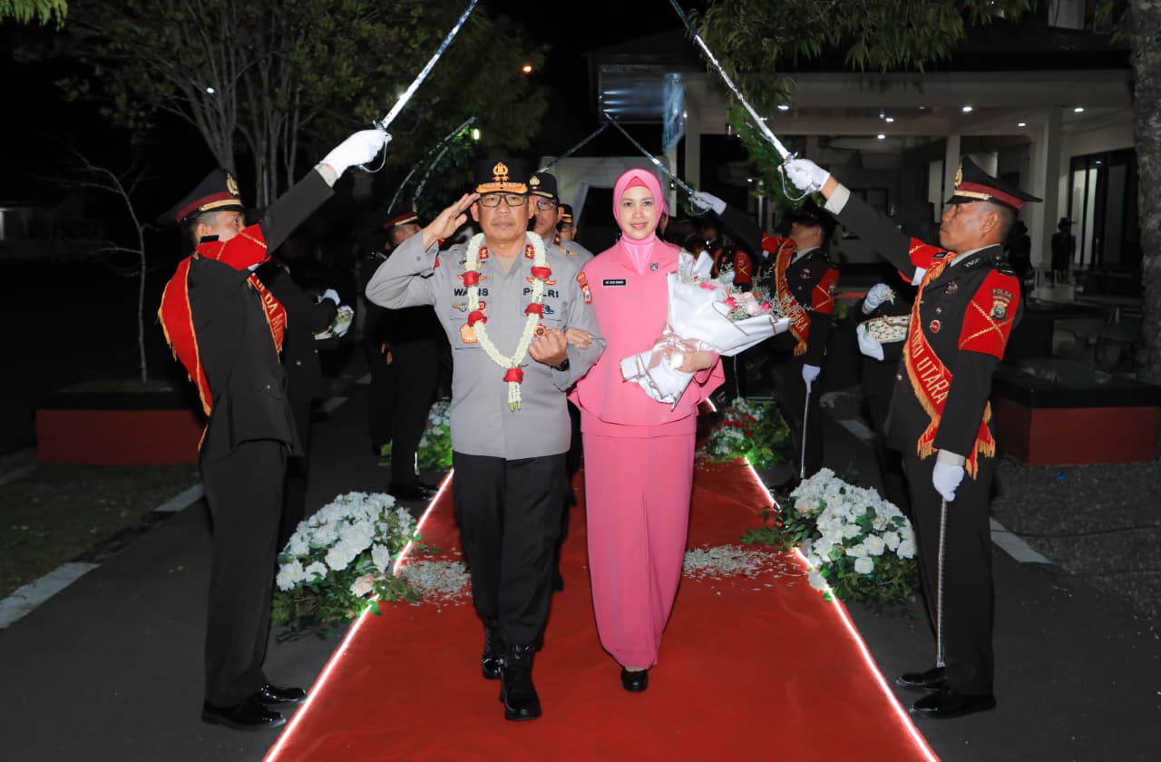 Penuh Haru, Polda Malut Gelar Upacara Pelepasan Purna Tugas Irjen Pol. Waris Agono