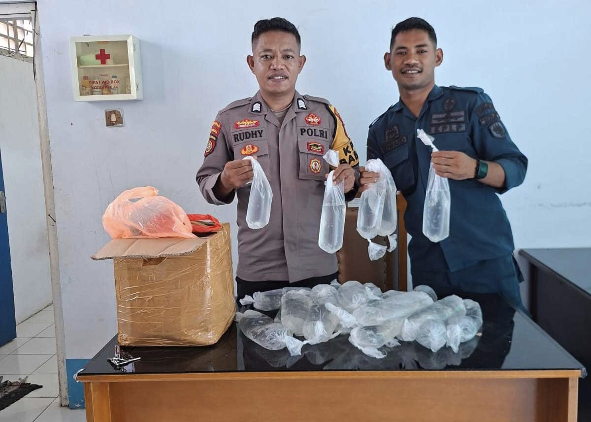 Personel KP3 Pelabuhan Babang Gagalkan Peredaran Minuman Keras Ilegal
