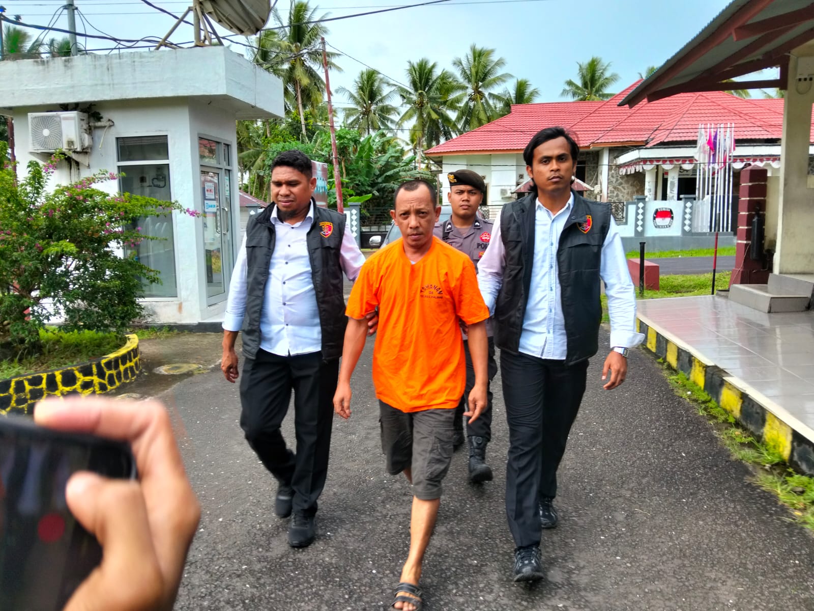 Oknum Plt Kepala Sekolah di Halbar Ditahan Polisi, Diduga Cabuli Siswi SMP