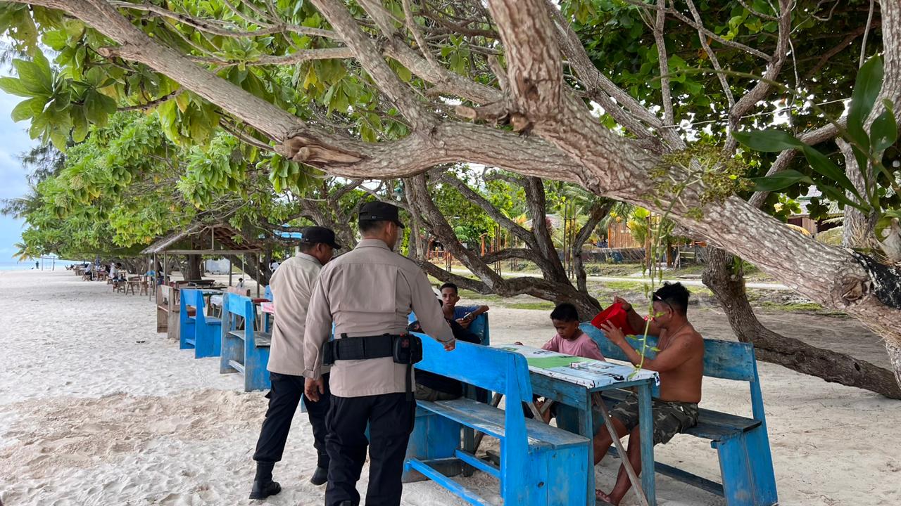Polsek Sanana Laksanakan Patroli Wisata Tanjung Waka Pasca-Lebaran Idul Adha 1447 H