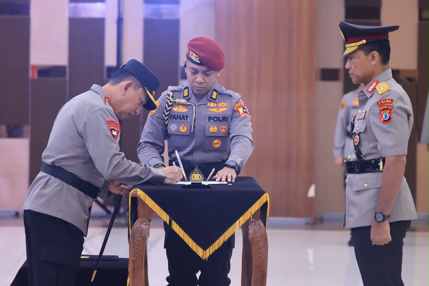 Polri Laksanakan Kenaikan Pangkat 87 Perwira Tinggi, Empat Perwira Raih Bintang Tiga
