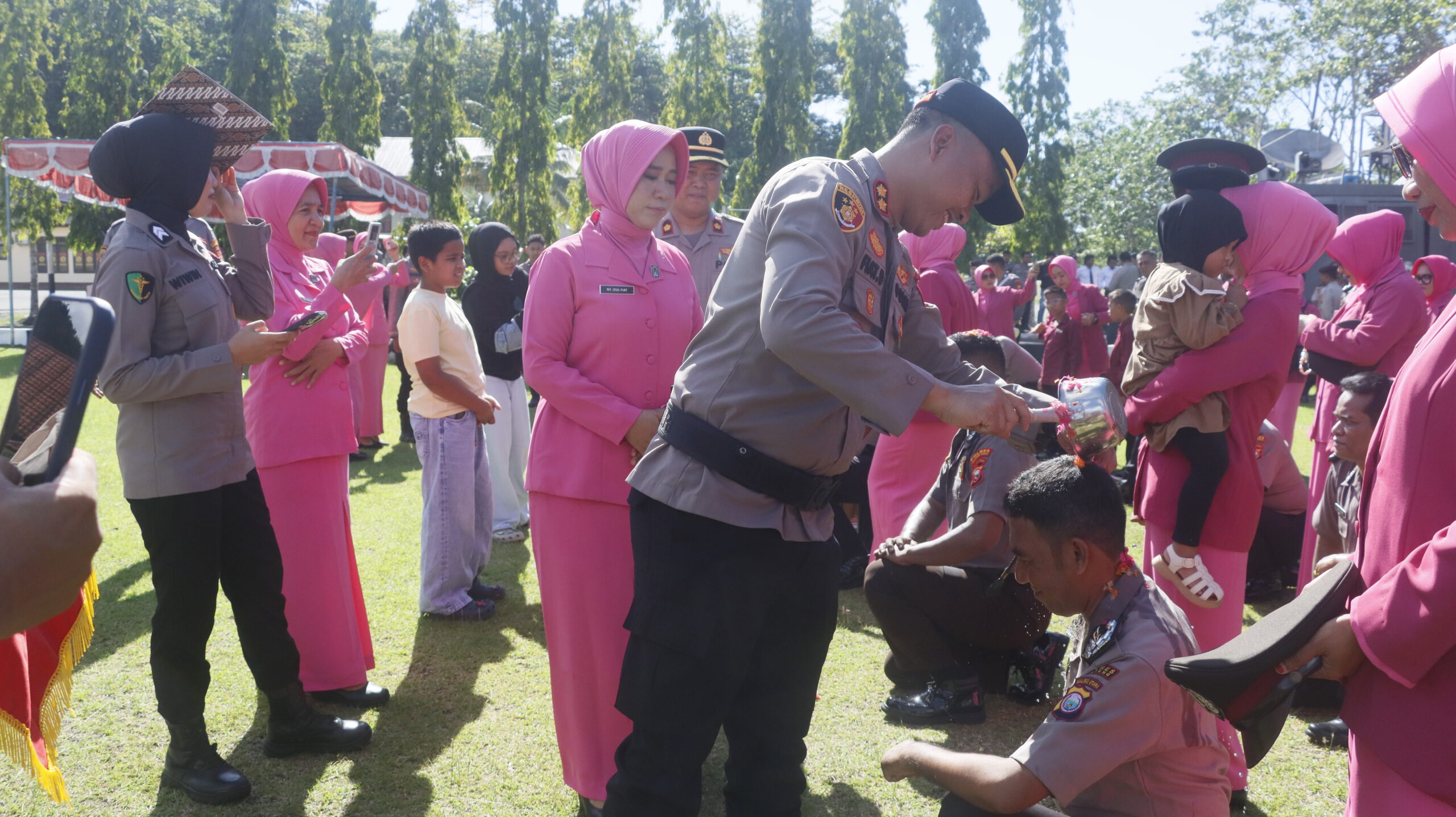 UPACARA LAPORAN KENAIKAN PANGKAT BRIGADIR POLRES HALMAHERA TENGAH DAN TAMTAMA SAT BRIMOB POLDA MALUKU UTARA PERIODE 1 JULI 2026