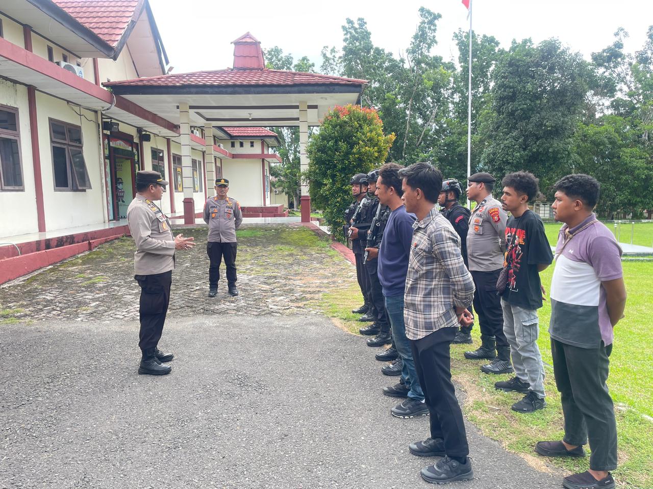 Polres Halmahera Barat Evakuasi dan Musnahkan Ranjau Darat Peninggalan Perang Dunia II
