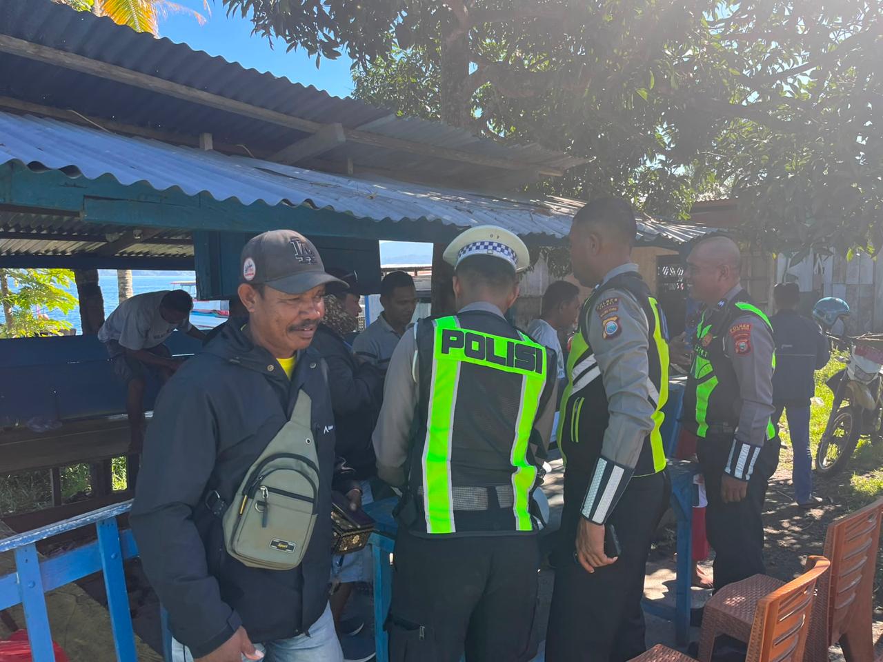 Satlantas Polres Halmahera Selatan Pererat Kemitraan dengan Sopir dan Pengendara Ojek melalui Program “Polantas Menyapa”