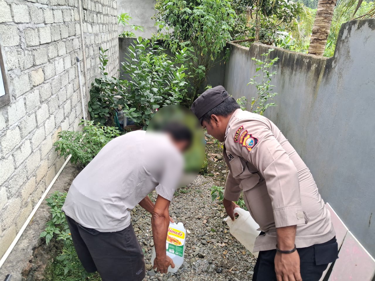 Jaga Lingkungan Tetap Aman, Polsek Bacan Timur Ajak Warga Bersama Cegah Peredaran Miras