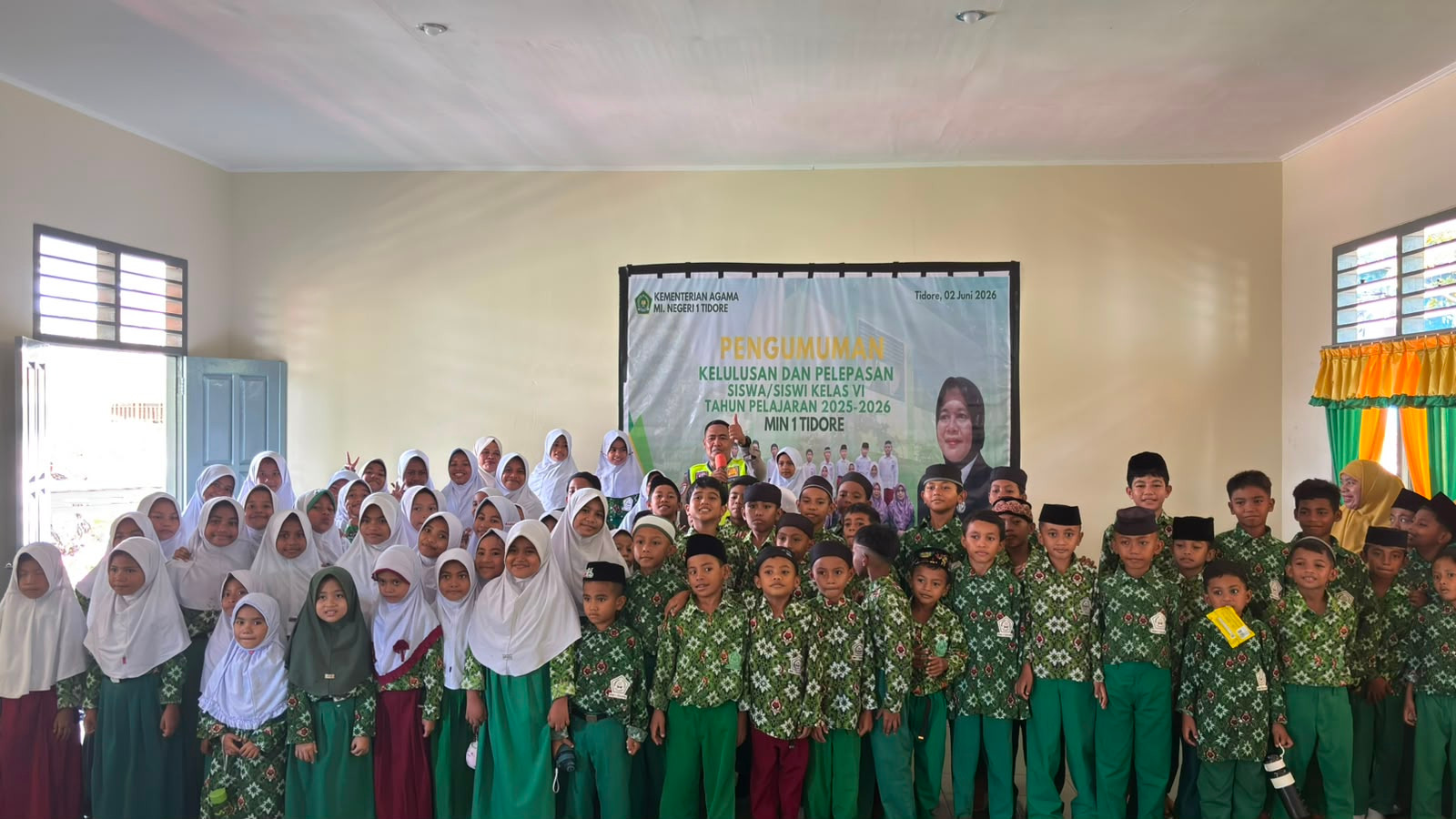 Edukasi Lalu Lintas Sejak Dini, Satlantas Polresta Tidore Gelar _Police Go to School_ di MIN 1 Kota Tidore Kepulauan