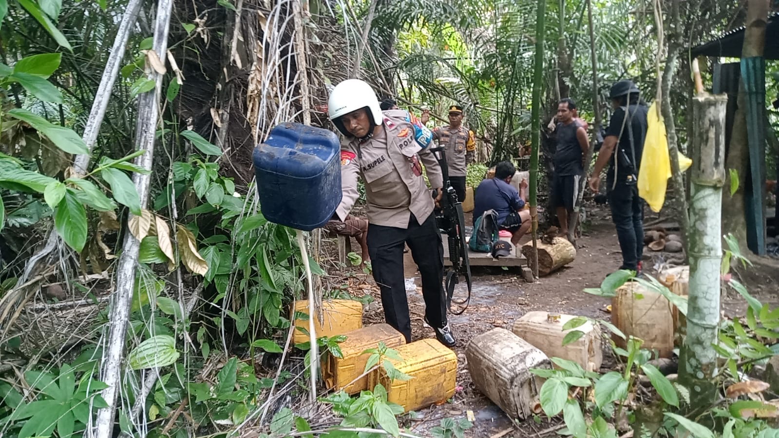 Tidak Ada Ruang bagi Miras Ilegal, Polsek Gane Timur Musnahkan 250 Liter Barang Bukti