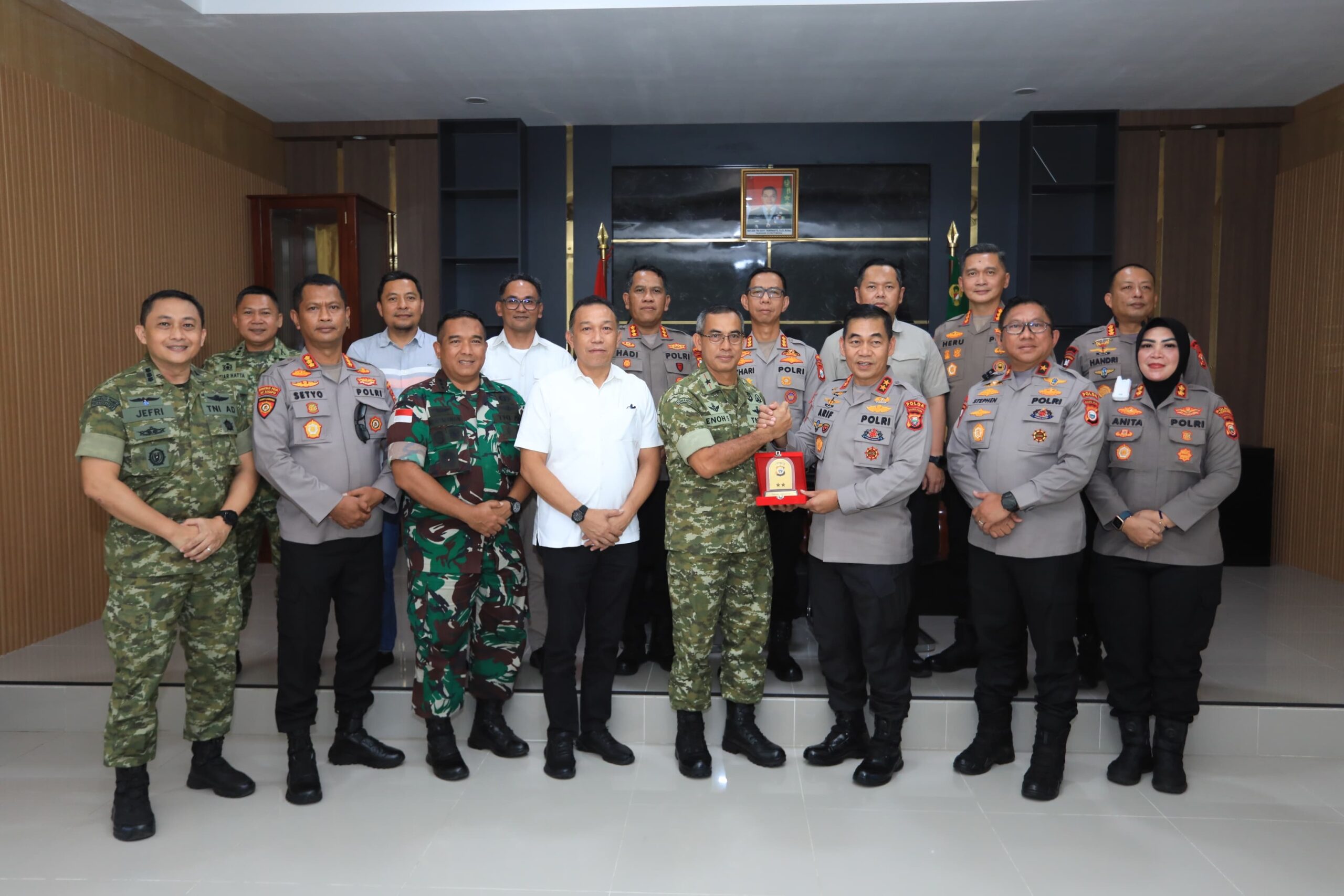 Kapolda Malut Perkuat Sinergi TNI-Polri Melalui Silaturahmi ke Korem 152/Baabullah