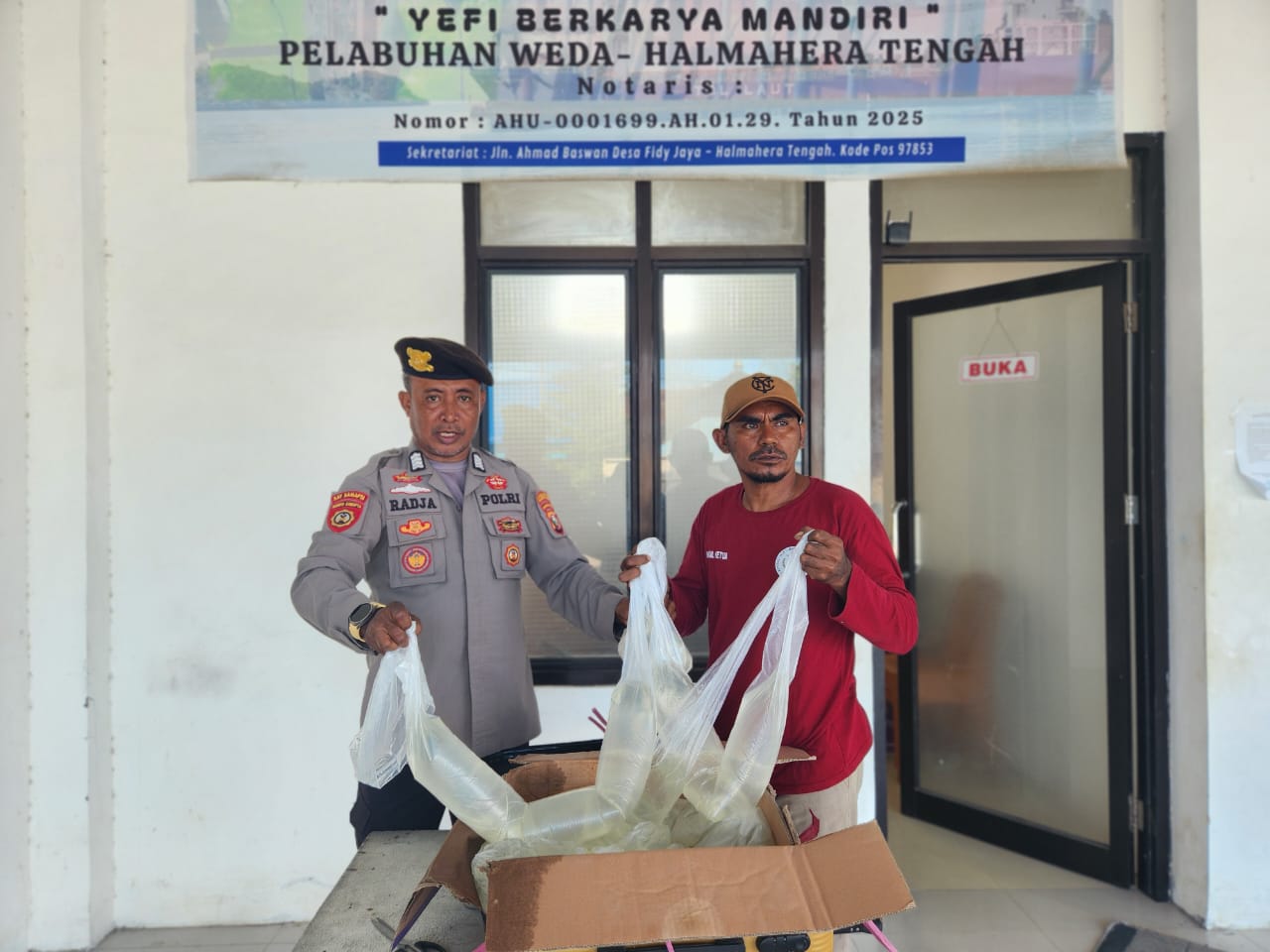 KP3 Polres Halmahera Tengah Gagalkan Penyelundupan 25 Liter Miras Tradisional Jenis Cap Tikus