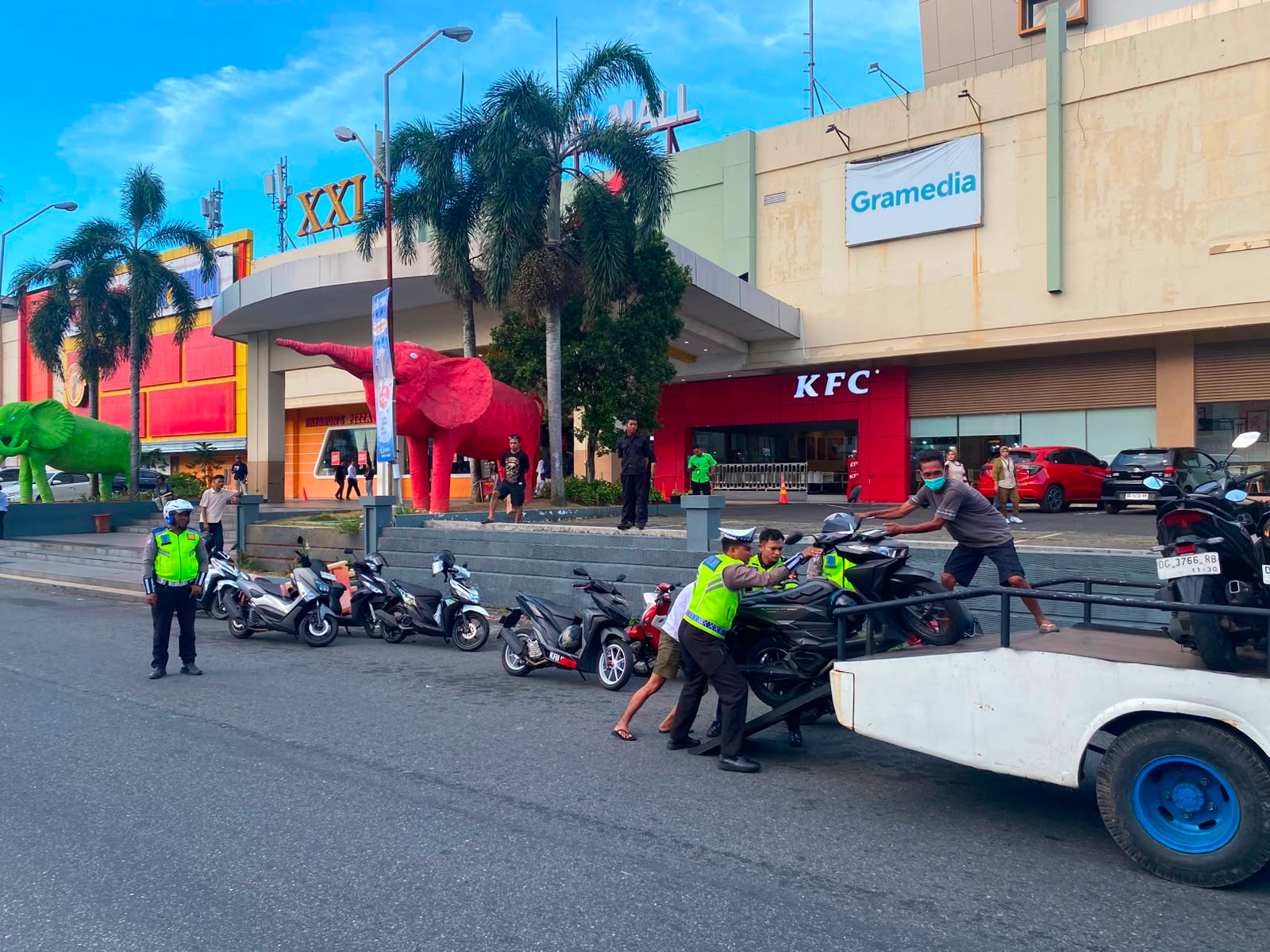 Penertiban Parkir Liar, Satlantas Polres Ternate Komitmen Jaga Kamseltibcarlantas